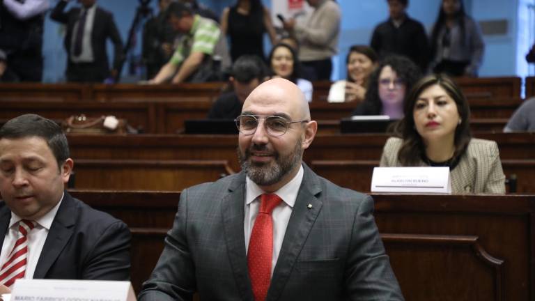 Mario Godoy llegó a la Comisión de Fiscalización de la Asamblea.