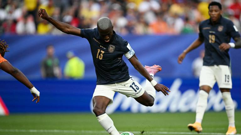 Enner Valencia en el partido de Ecuador y Costa de Marfil.