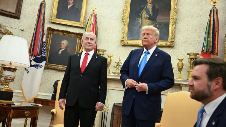 Trump dice que EE.UU. tomará el control de la Franja de Gaza y hará 'lo que sea necesario'; Netanyahu celebra