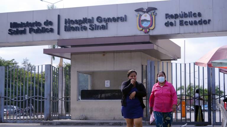En la gráfica, familiares y pacientes del hospital de Monte Sinaí.
