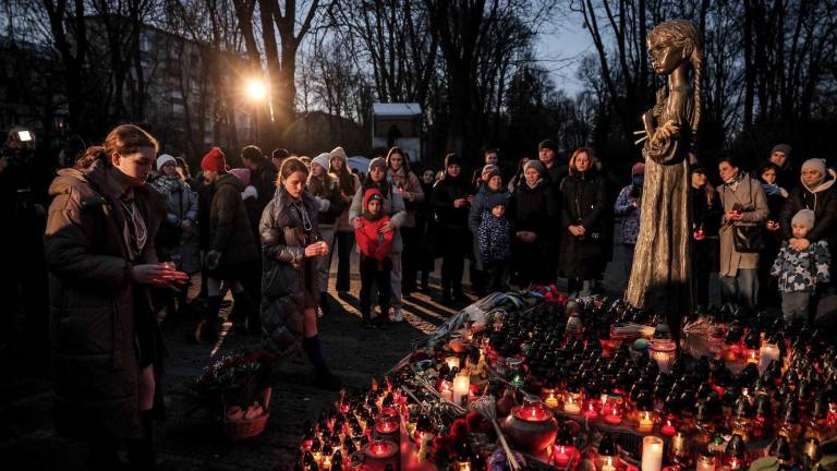 Los ucranianos recordaron con velas encendidas la muerte de 3,9 millones de compatriotas por la hambruna orquestada por la Unión Soviética.