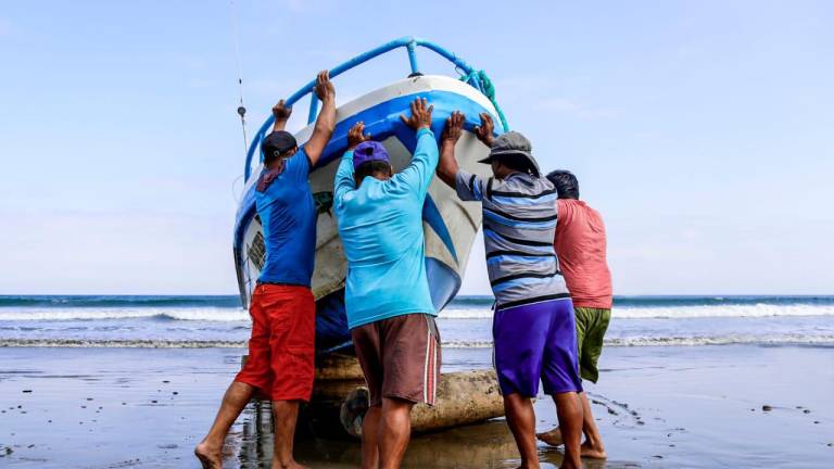 Son 1.200 los pescadores artesanales los que laboran en el archipiélago.