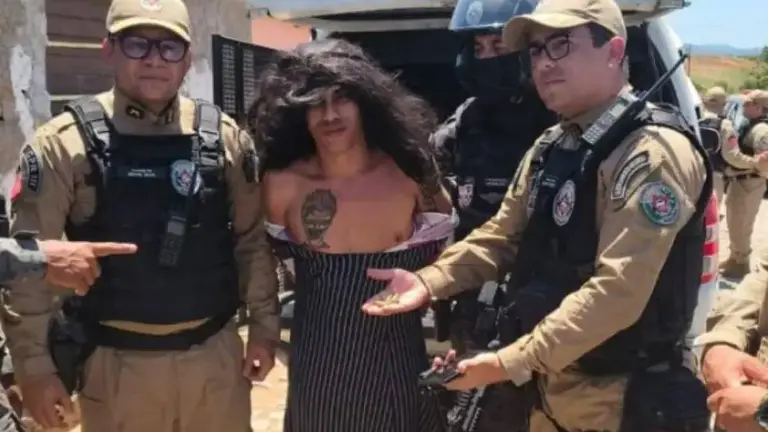 Presunto asesino serial intentó escapar vestido de mujer y con un bebé en brazos: confesó 80 crímenes en Brasil