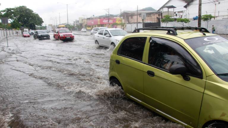INAMHI alerta por fuertes lluvias y tormentas en Ecuador hasta el 22 de octubre: estas son las provincias afectadas