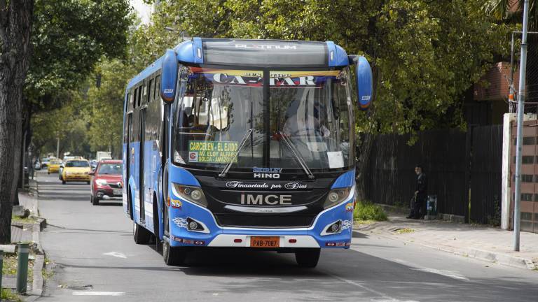 Quito proyecta subir el pasaje a USD 0,40 y condiciona el alza a mejoras en el transporte
