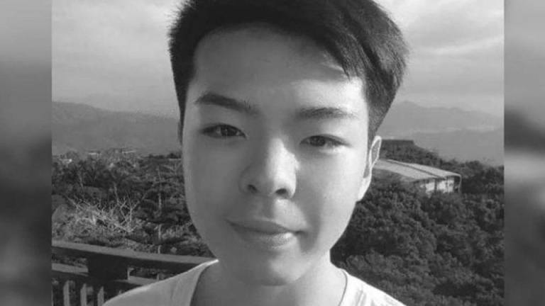 El suicidio de joven abandonado dos veces por sus padres conmociona a China