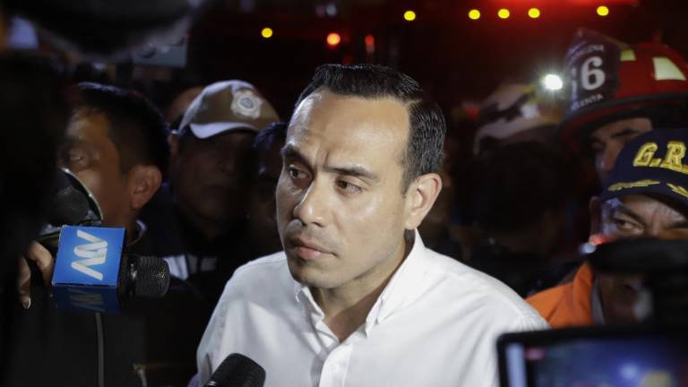 Presidente de Perú advierte que 'si se tiene que entrar a la embajada mexicana, se hará'