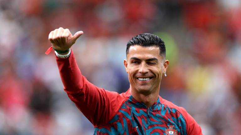 Cristiano Ronaldo reacciona durante el calentamiento previo al partido del Grupo K de la Copa Mundial de la FIFA 2026 entre Portugal y la República Democrática del Congo.