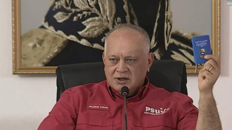 Diosdado Cabello enfrenta a Gustavo Petro.