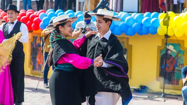 Loja abre su Festival Internacional de las Artes Vivas con orquesta y mascarillas