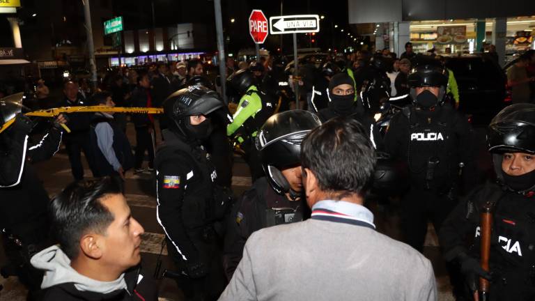 El equipo de seguridad falló, sentencia esposa de Fernando Villavicencio, candidato presidencial asesinado este miércoles
