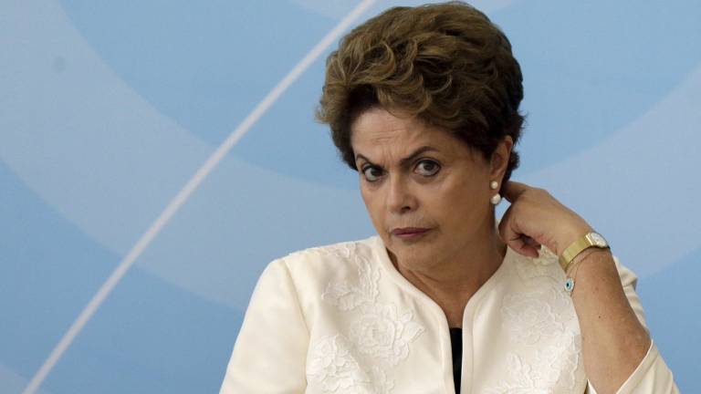 Gobierno salda deudas que justifican juicio contra Rousseff