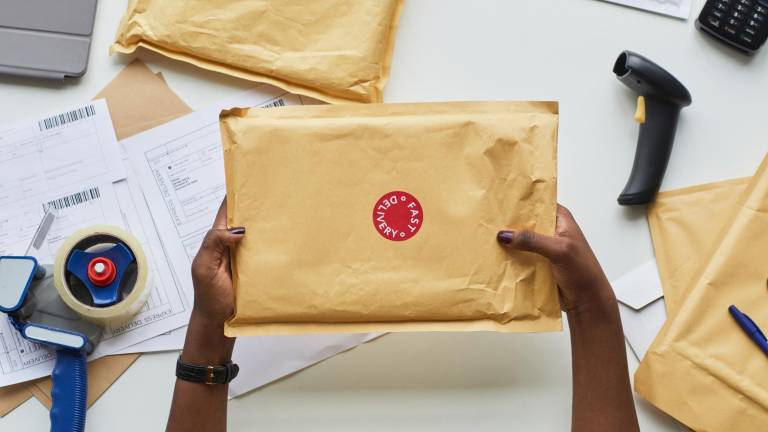 Entra en vigencia la exoneración 2x2 para paquetes postales: ¿En qué consiste?