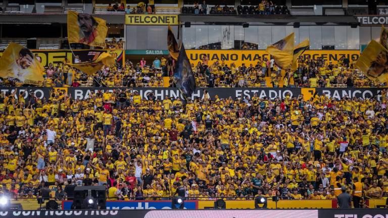 La hinchada se alista para lo que será el ‘Partido de la Historia’.