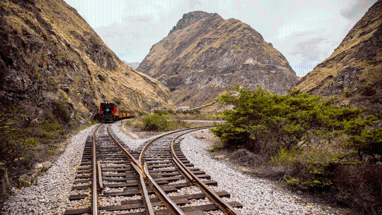 Tren Nariz del Diablo en Alausí: horarios, precios y cómo vivir la experiencia