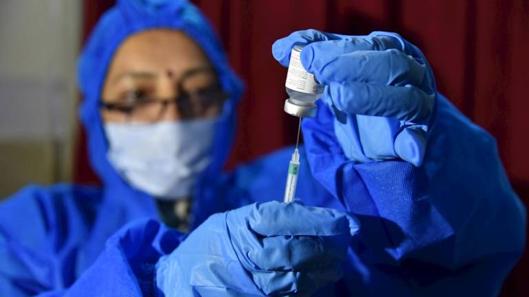 &quot;Ecuador debería empezar a vacunar ya&quot;, advierte epidemióloga ecuatoriana