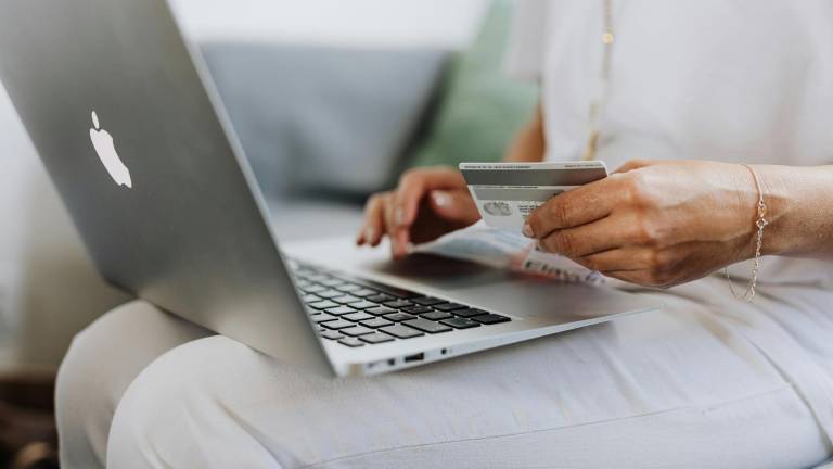 El CyberDay en Ecuador, del 19 al 21 de agosto de 2024, promete descuentos exclusivos y promociones para impulsar el comercio electrónico.