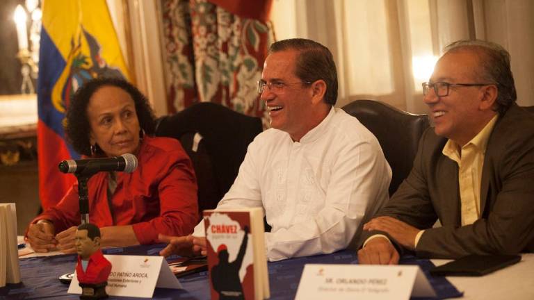 Presentan en Quito libro sobre pensamiento de Hugo Chávez