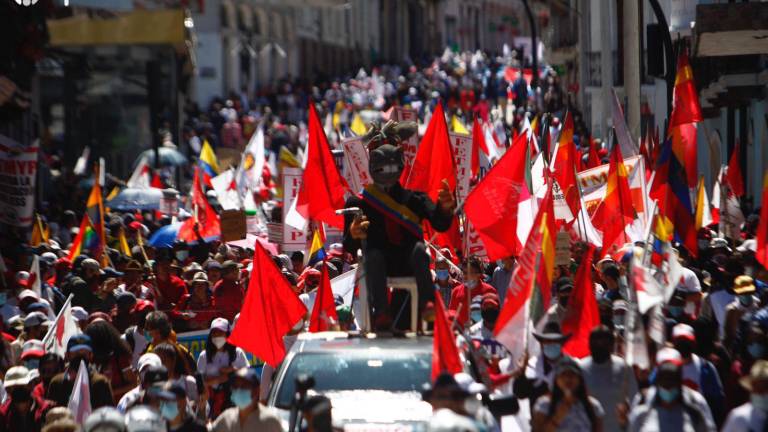 La marcha por el Día del Trabajador agrupa a empleados públicos y gremios sindicales