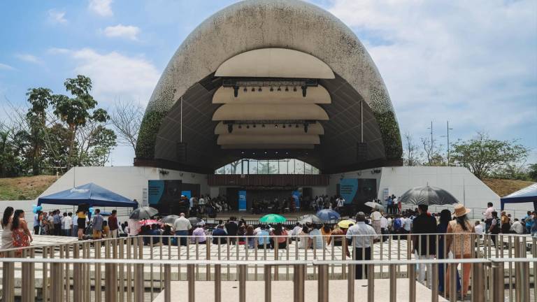 La Concha Acústica del Parque Samanes recibió a 73 parejas para unirlos en matrimonio. Los asistentes recalcaron la comodidad.