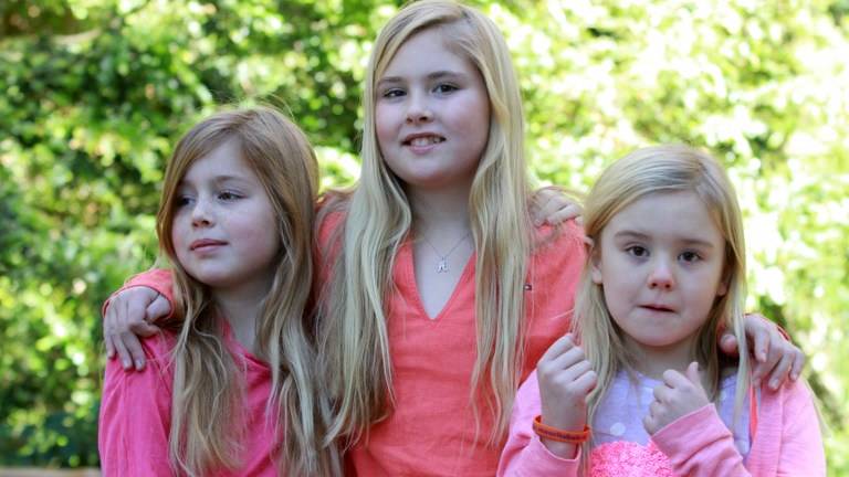 Reyes de Holanda pasean con sus tres hijas por Argentina