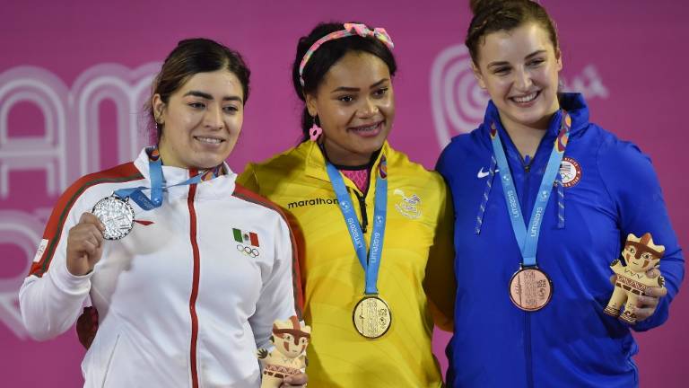 Neisi Dajomés pinta de dorado a Ecuador en la halterofilia