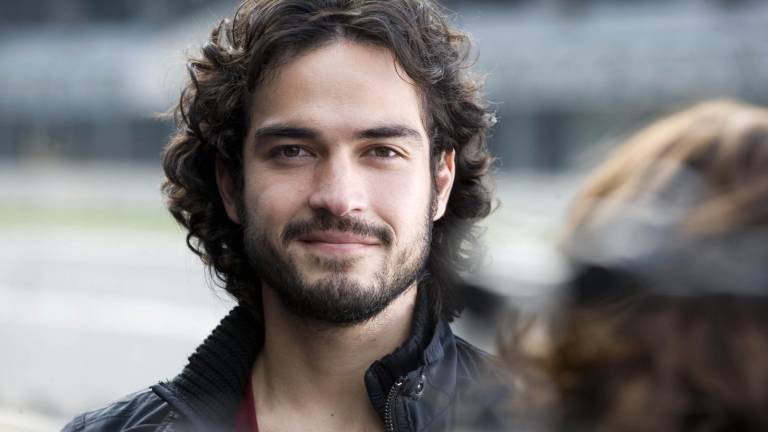 Alfonso Herrera compartió foto de su bebé en las redes