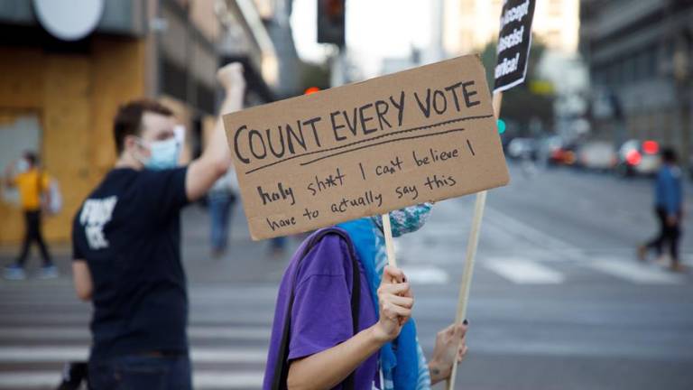 Las calles en EE.UU. vigilantes del resultado electoral