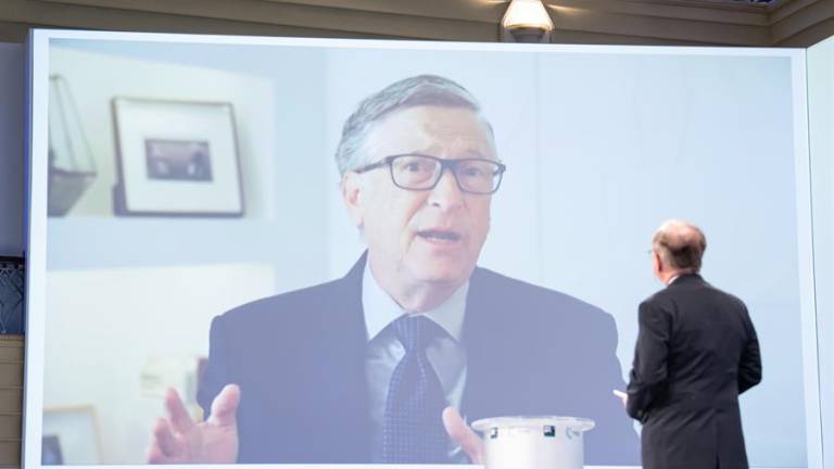 Bill Gates predice cuándo se volverá a viajar con normalidad
