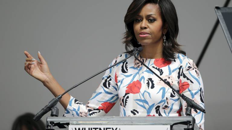 Michelle Obama enfrentó &quot;preguntas diferentes&quot; por ser la primera dama negra