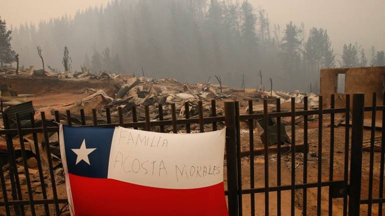 Incendios en Chile cobran nueva víctima y avanzan sin tregua