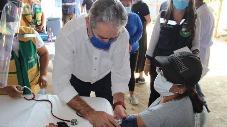 Ecuador aspira fabricar vacunas contra el coronavirus, ministro asegura disponer de la capacidad