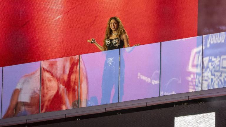 La cantante colombiana Shakira ofreció un concierto gratis este martes en Times Square, Nueva York (EE.UU.). La cantante colombiana Shakira paralizó Times Square donde convocó a miles de personas.
