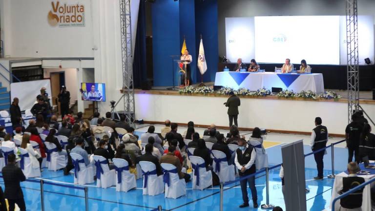 Cerca de 62.000 candidatos para elecciones provinciales y locales de Ecuador