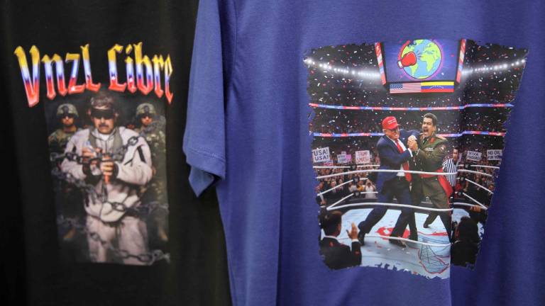 Las camisetas virales de la captura de Maduro se convierten en moda entre los venezolanos en Perú