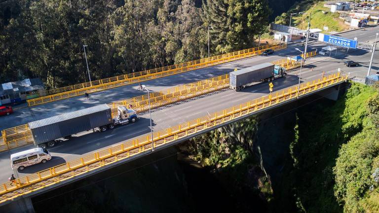 Colombia elevará al 100% los aranceles a las importaciones de Ecuador