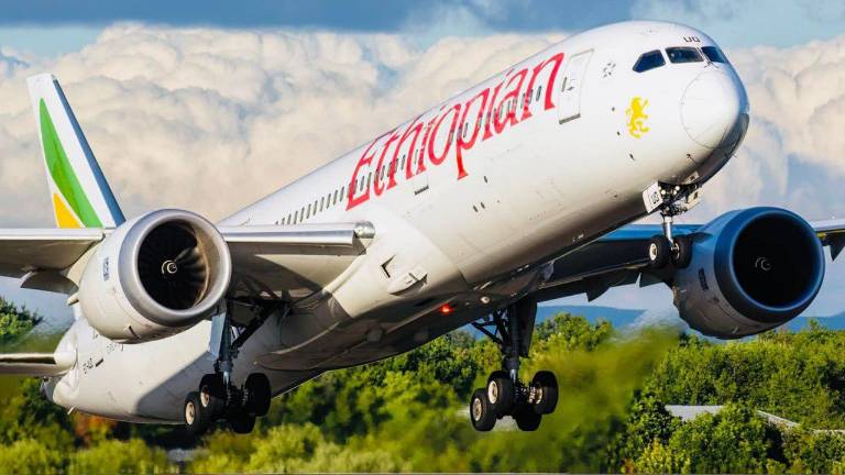 Dos pilotos se quedan dormidos en pleno vuelo y se pasan de destino