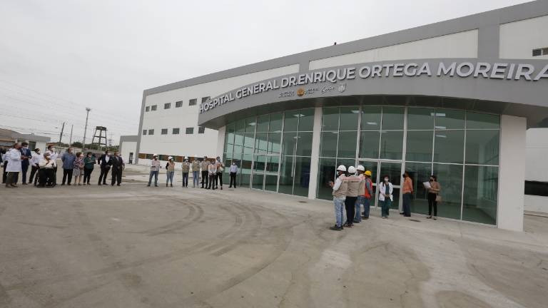 Gobierno presenta avances en obra hospitalaria en Durán