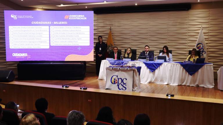 Fotografía que muestra el sorteo público del CPCCS para la integración de la comisión ciudadana que elegirá al Fiscal General del Estado.