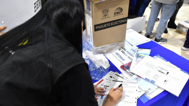 Actas electorales no utilizadas de Ecuador fueron robadas por hombres armados en Venezuela, informa la Cancillería