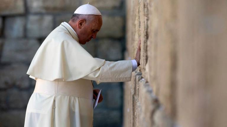 Diez momentos destacados del papado de Francisco: de la soledad en la plaza de San Pedro a lavar los pies a presos