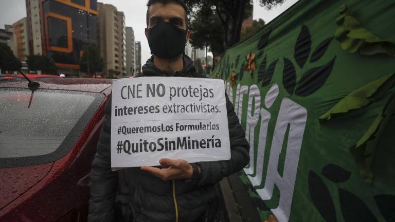 Acusan al CNE de demorar referéndum de Quito Sin Minería