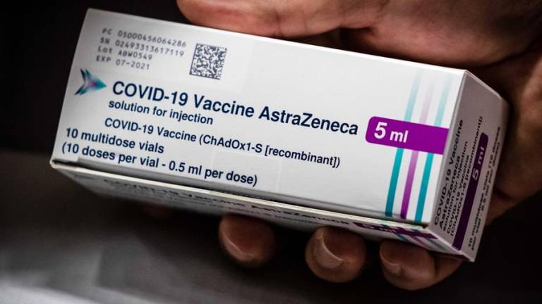 Responsable de Agencia Europea de Medicamentos confirma vínculo entre vacuna de AstraZeneca y trombosis
