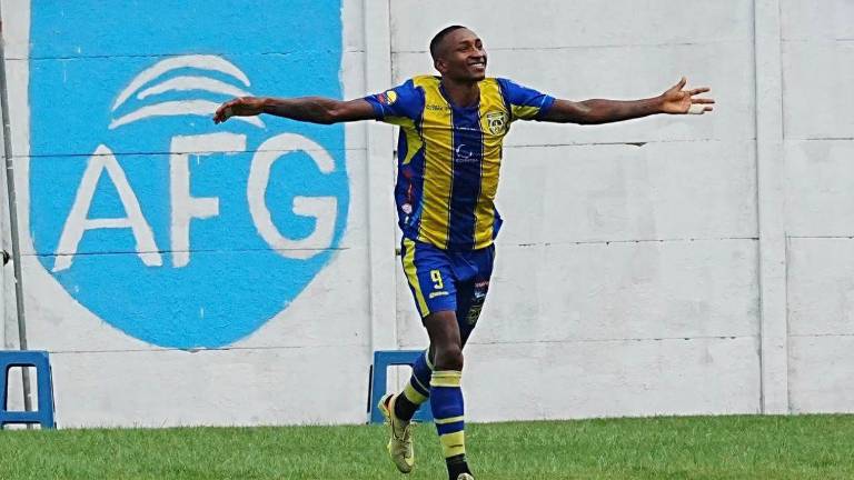 Tomás Alegría celebrando el primer gol del partido frente a Guayaquil City en Copa Ecuador.