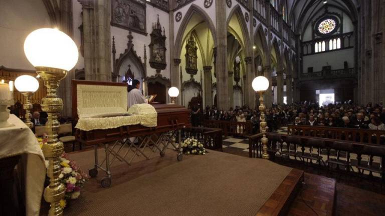 Quito despide a monseñor Luna con celebración eucarística