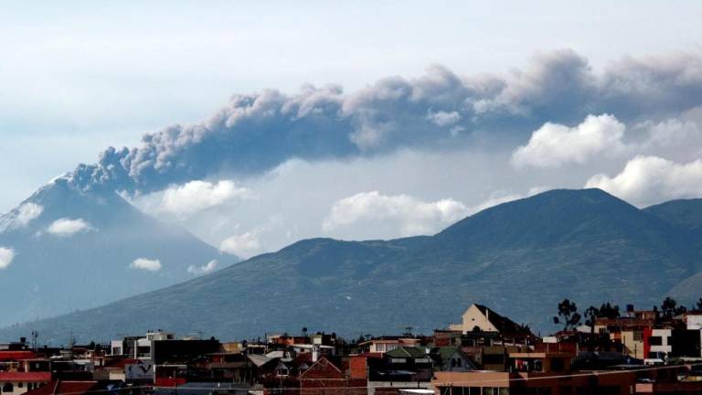 Volcán Tungurahua registró 3 &quot;explosiones discretas&quot;