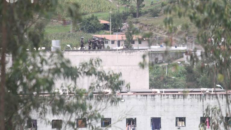 En la madrugada de este domingo se produjeron actos de violencia en la cárcel de Cuenca, ubicada en la parroquia de Turi.