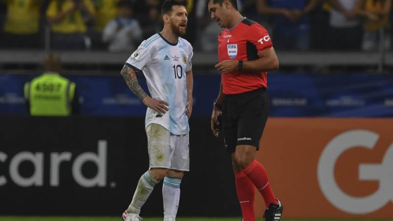 Messi critica el arbitraje del ecuatoriano Roddy Zambrano