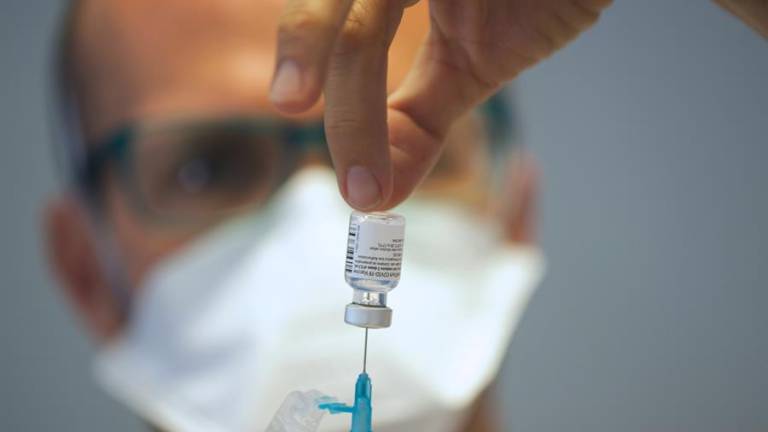 Rusia anuncia vacuna EpiVacCorona con eficacia del 100% contra la COVID-19