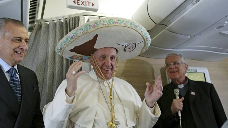 Papa Francisco parte de Roma hacia México y Cuba